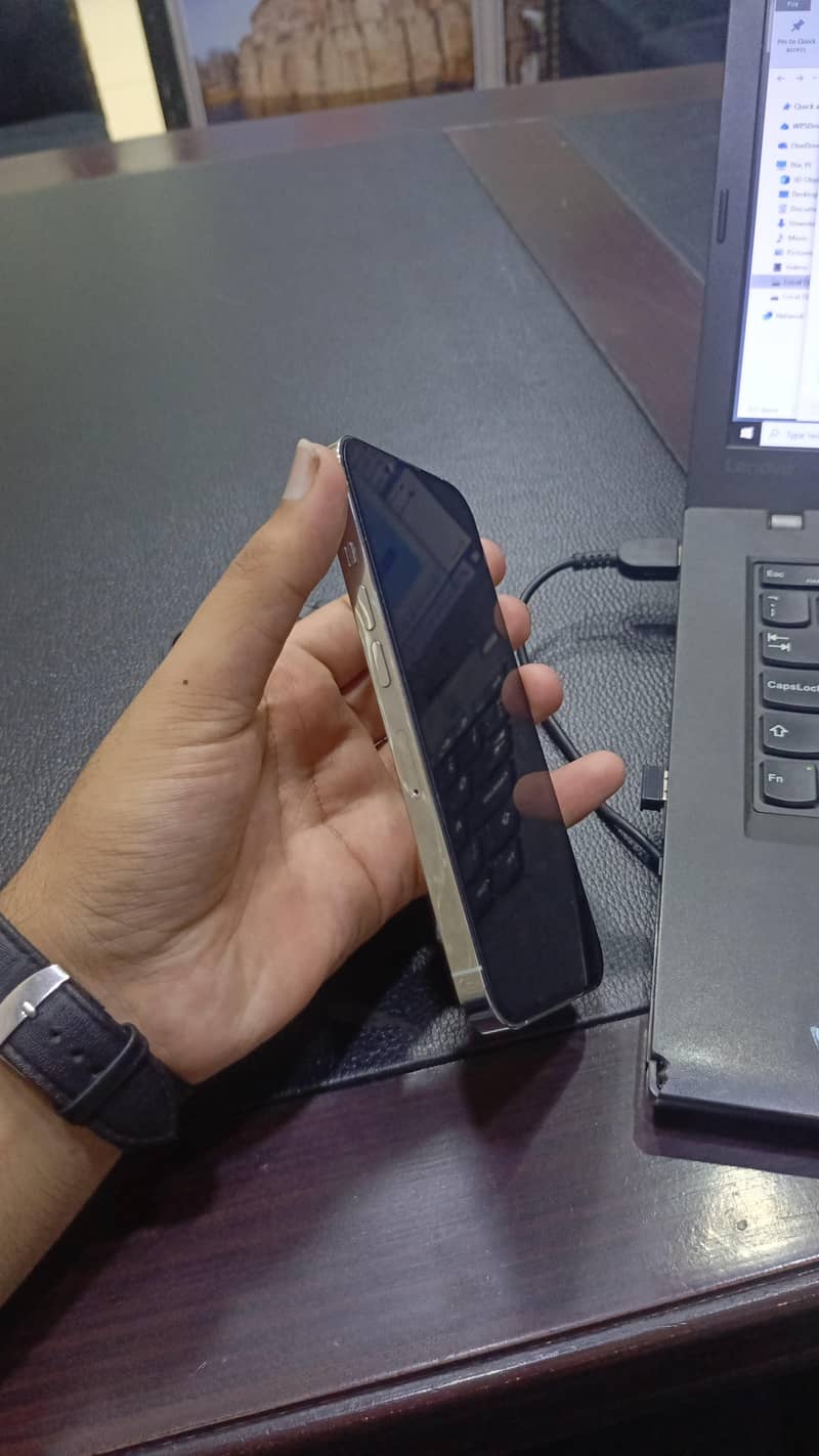 Apple iPhone 13 Pro 1