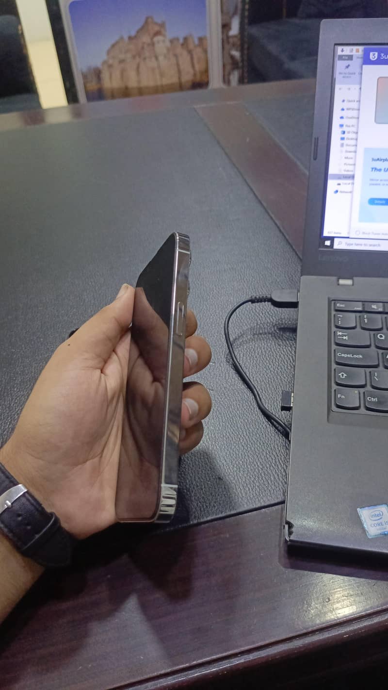 Apple iPhone 13 Pro 2