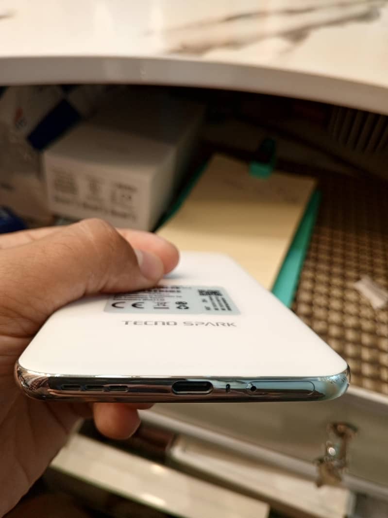Techno spark 40 pro plus 2