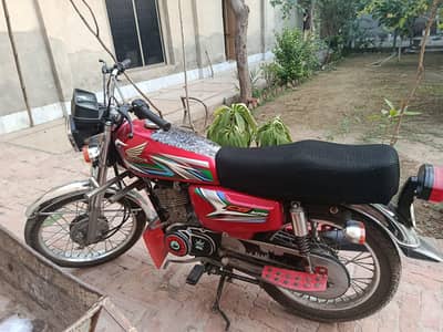Honda CD 70 2023 Model – Red Color – Excellent Condition