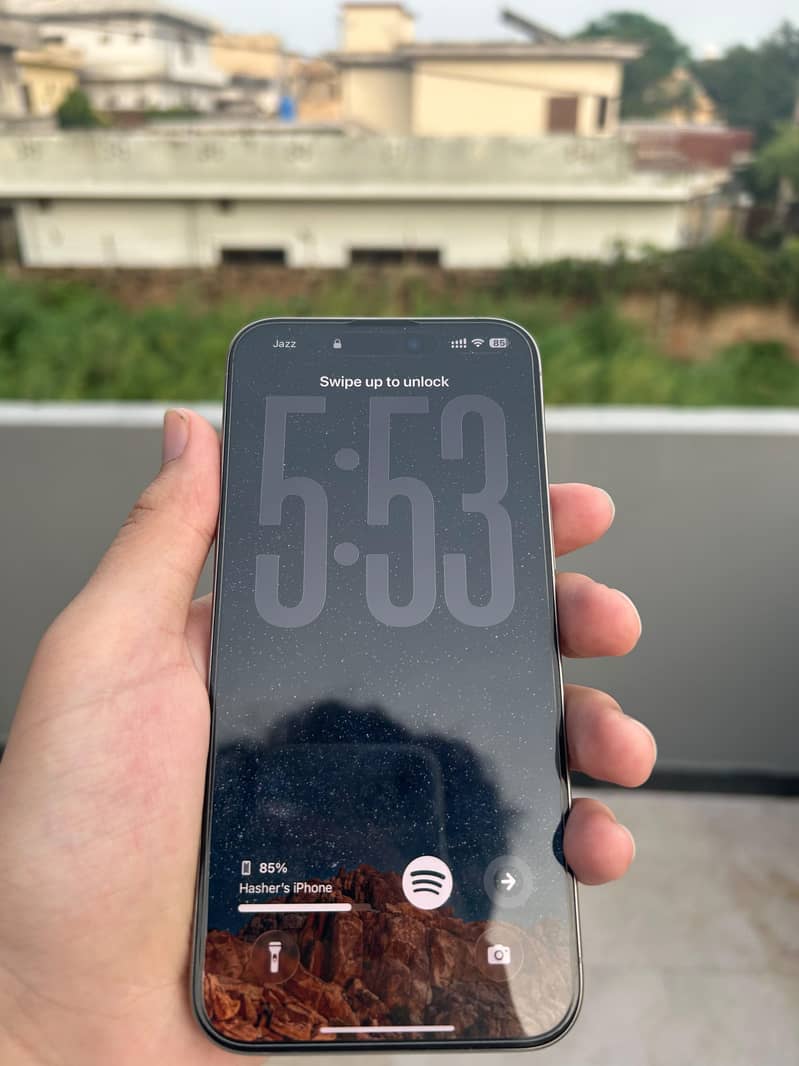 Apple iPhone 15 Pro Max 6