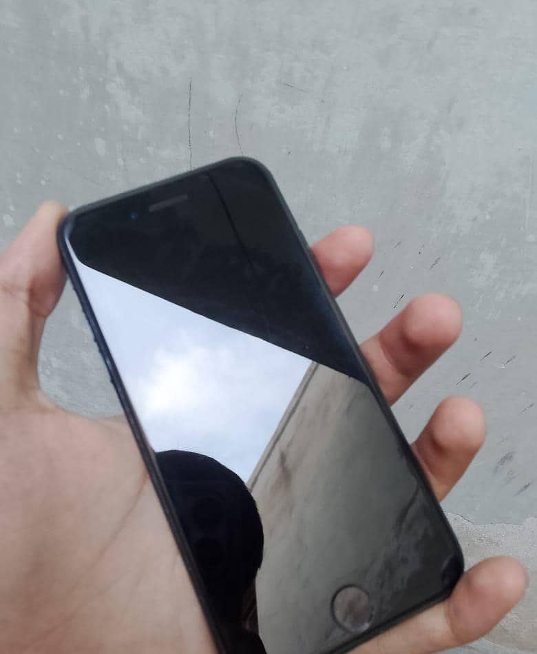 Apple iPhone se 3 0