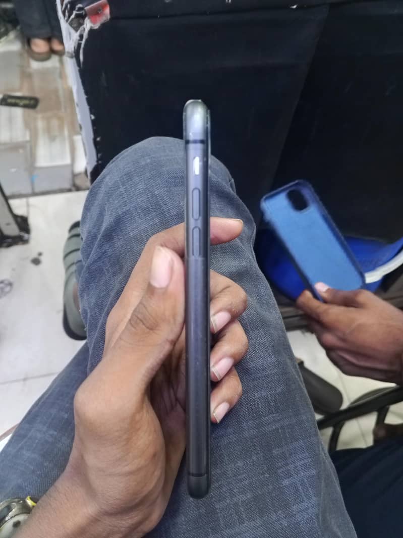 Apple iPhone 11 2