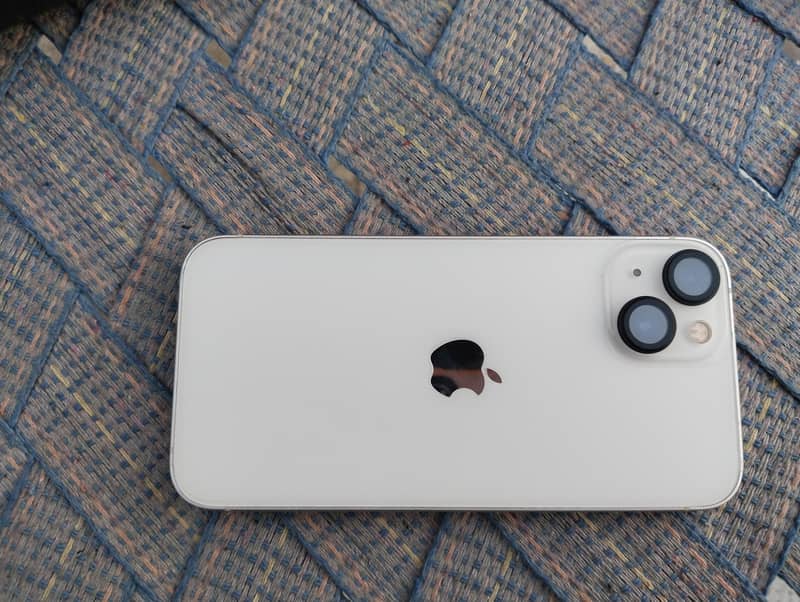 Apple iPhone 13 0