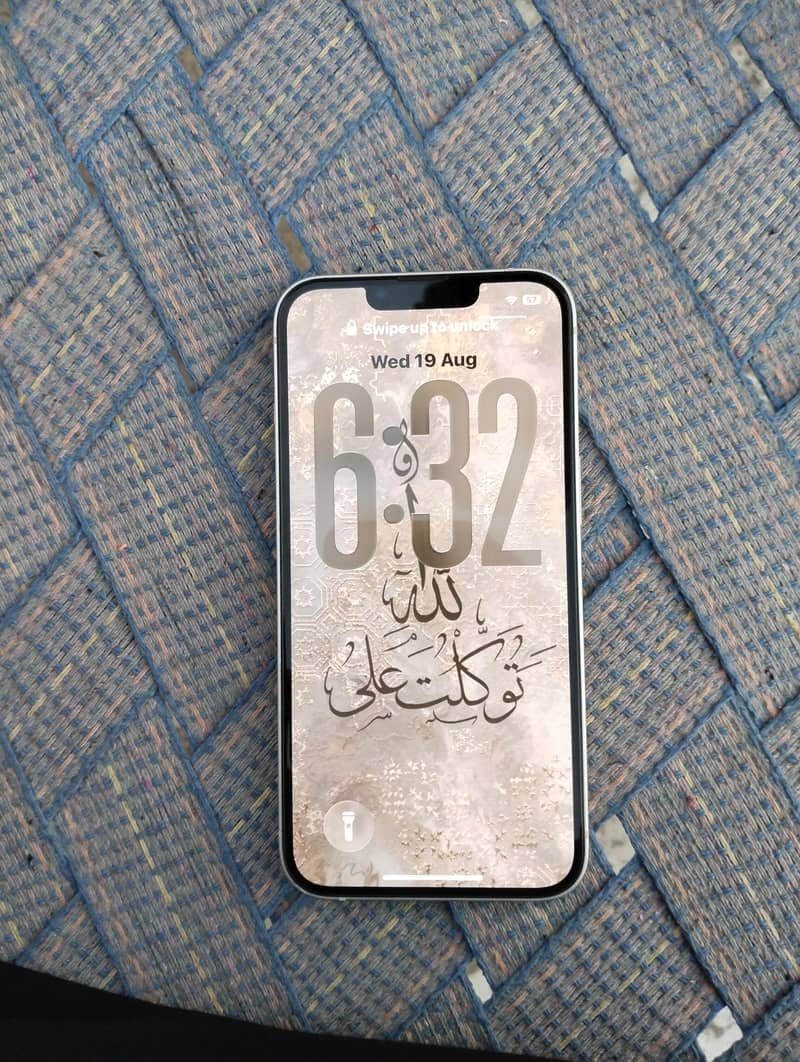 Apple iPhone 13 4