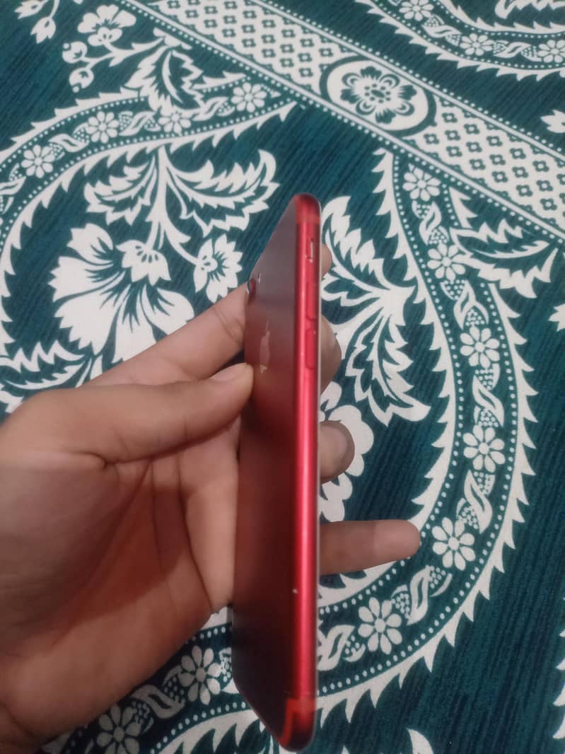 Apple iPhone 7 2