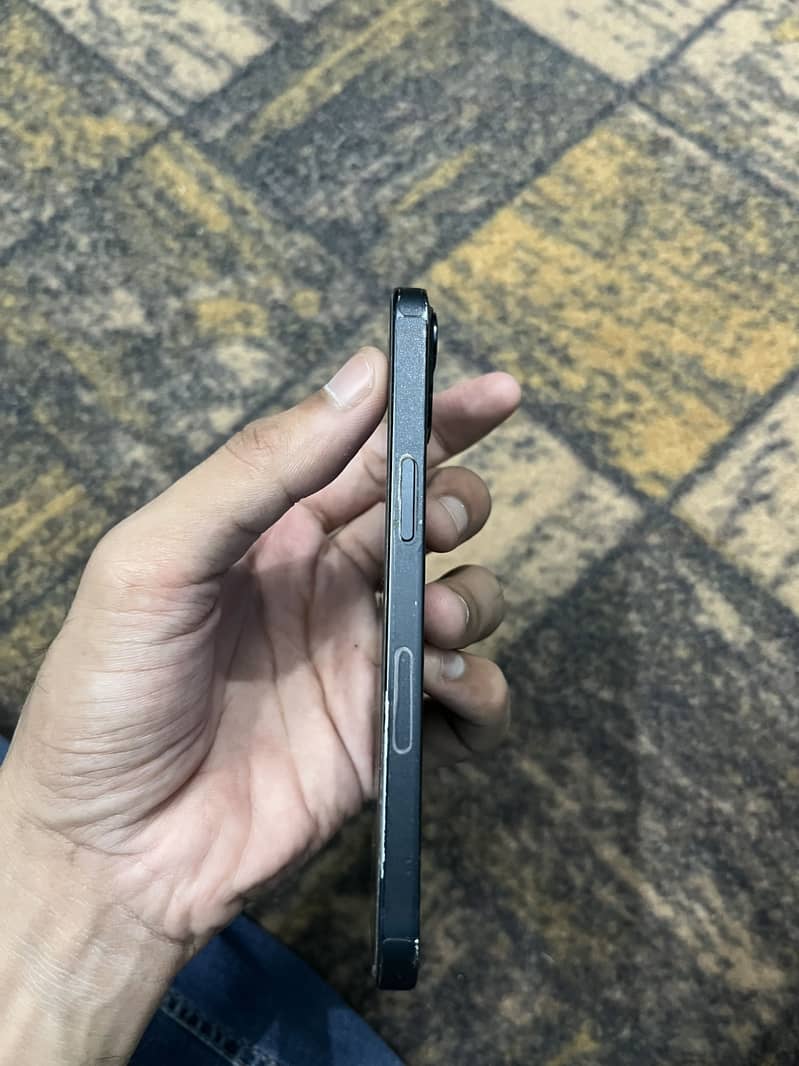 Apple iPhone 13 3