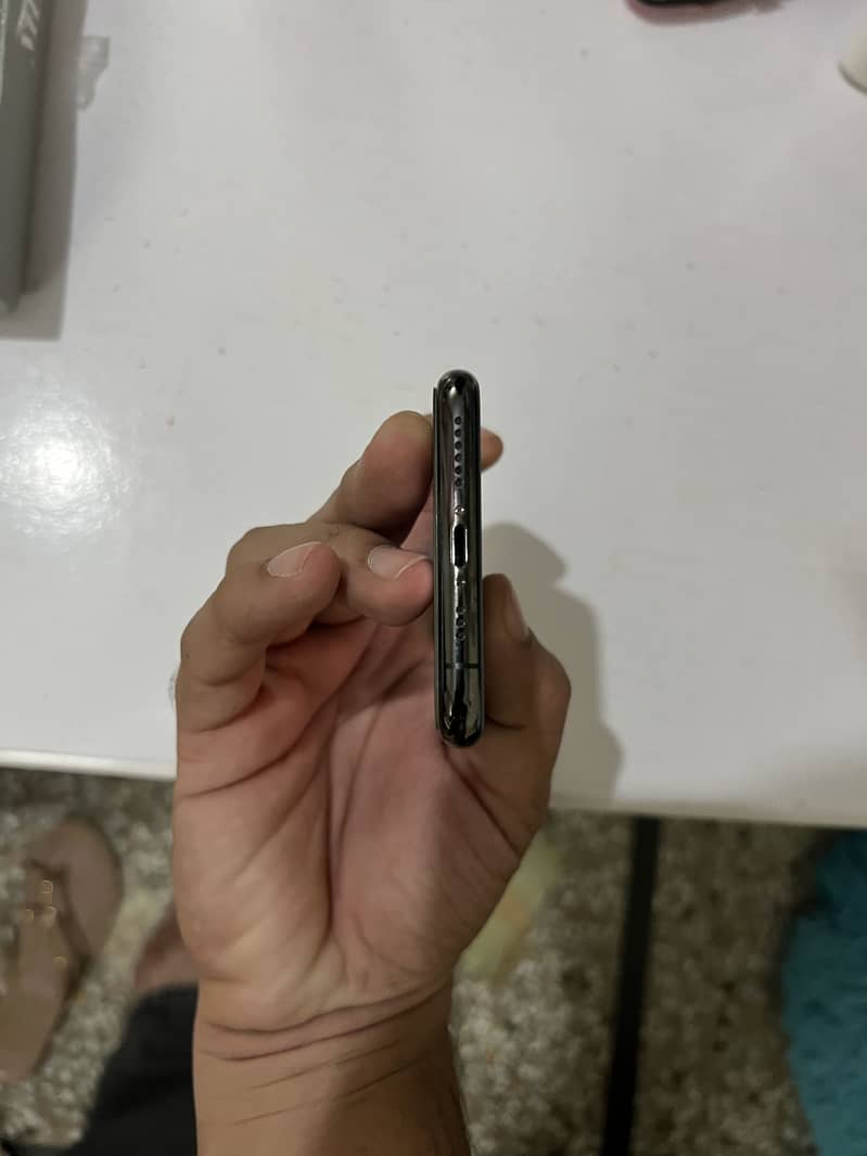 Apple iPhone 11 Pro 0