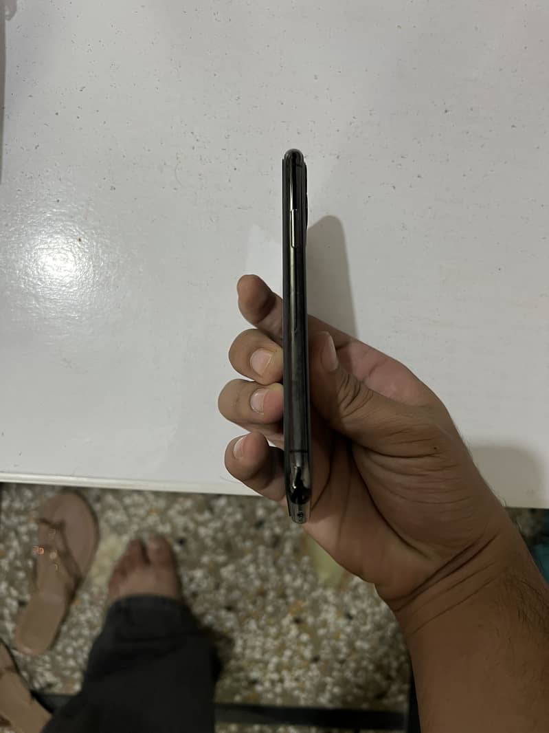 Apple iPhone 11 Pro 1