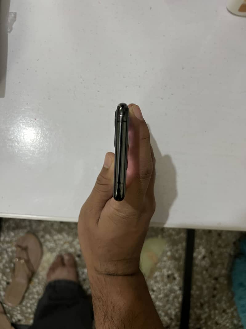 Apple iPhone 11 Pro 8