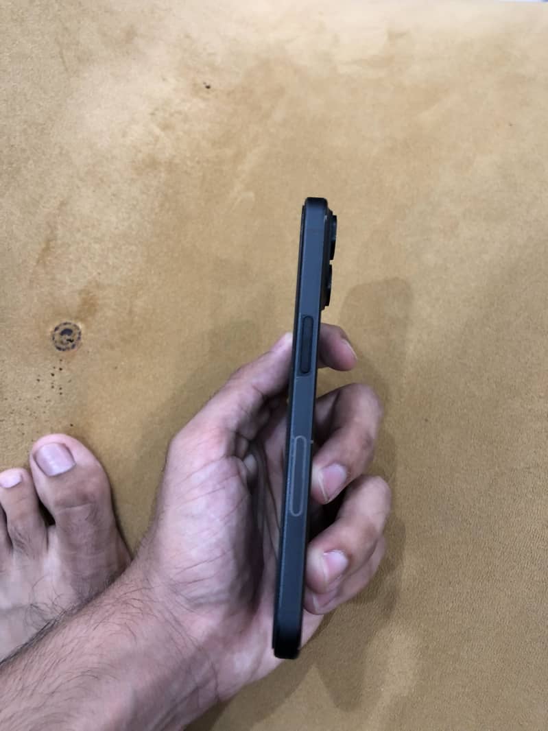 Apple iPhone 15 2