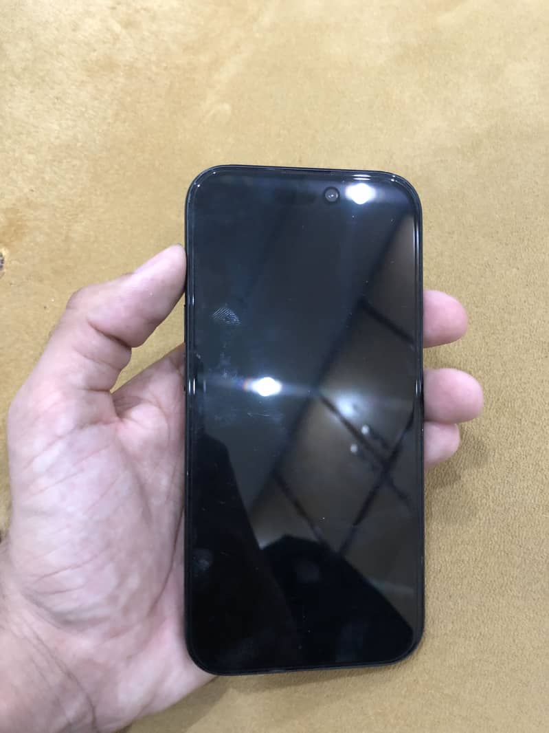 Apple iPhone 15 4