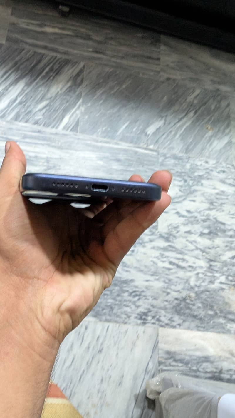 Apple iPhone 17 Pro Max 3