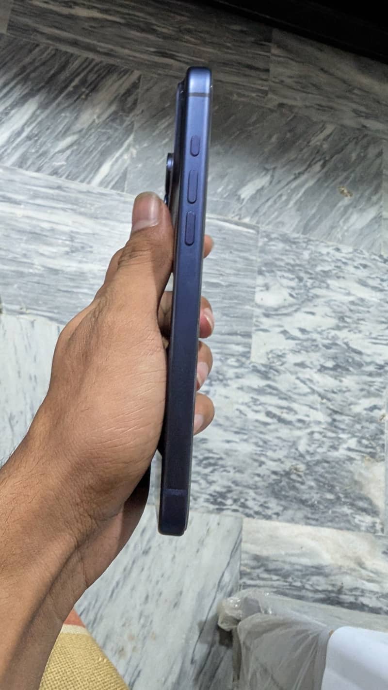 Apple iPhone 17 Pro Max 5