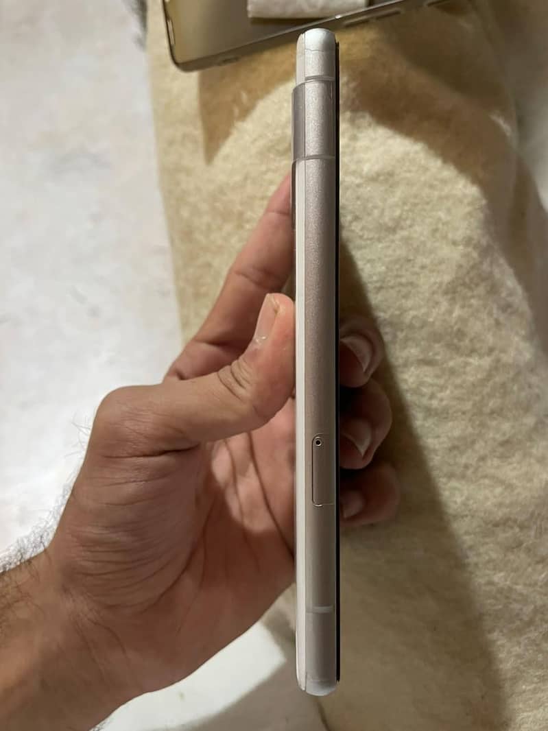 Google Pixel 7a 2