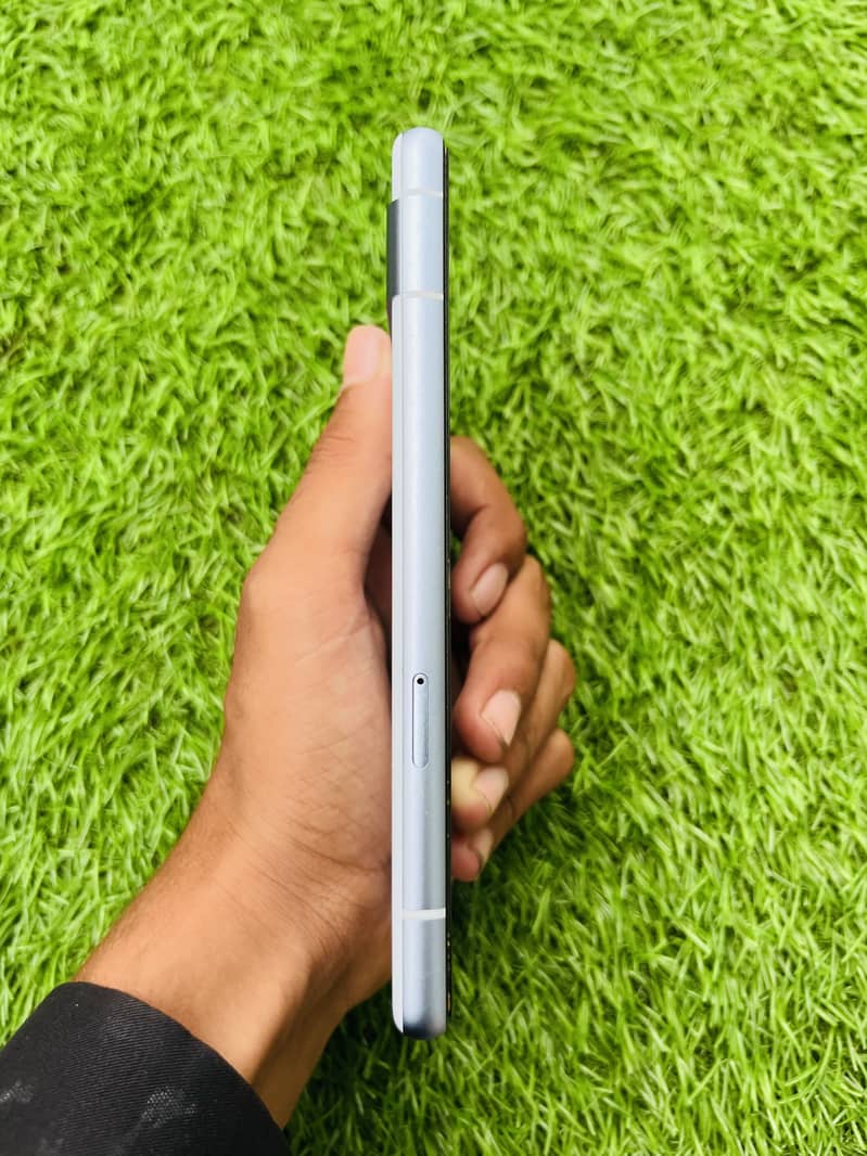Google Pixel 7 4