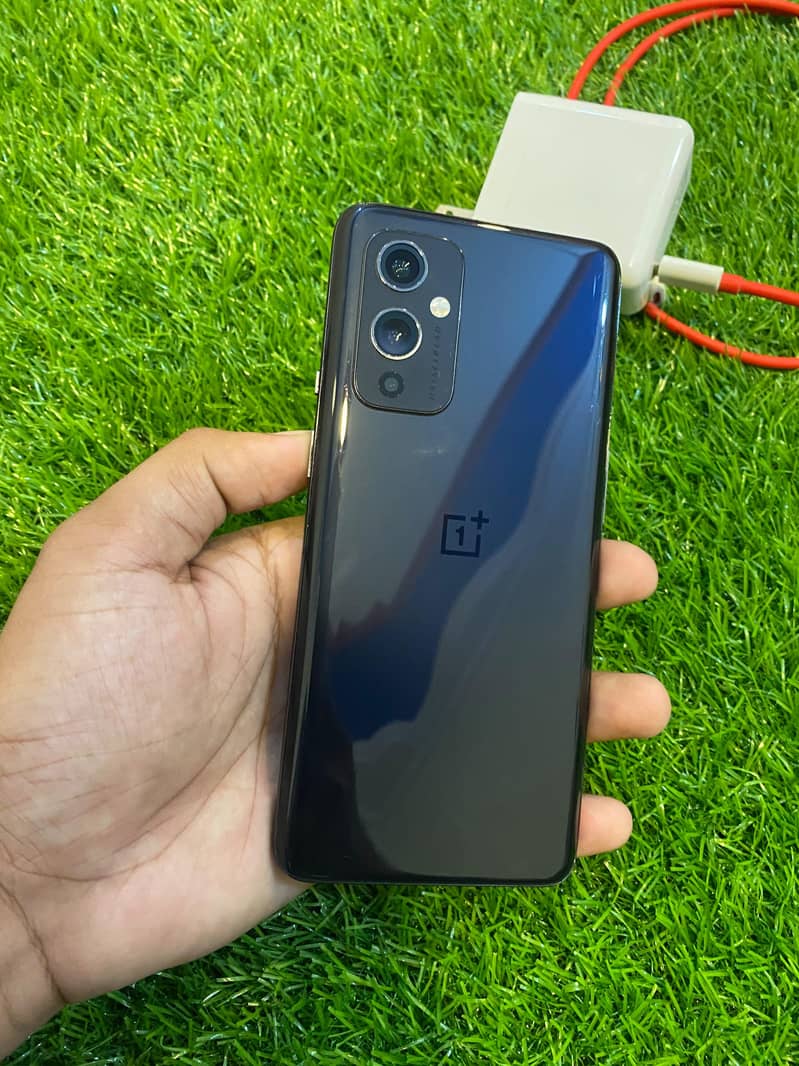 One Plus 9    8//128 0