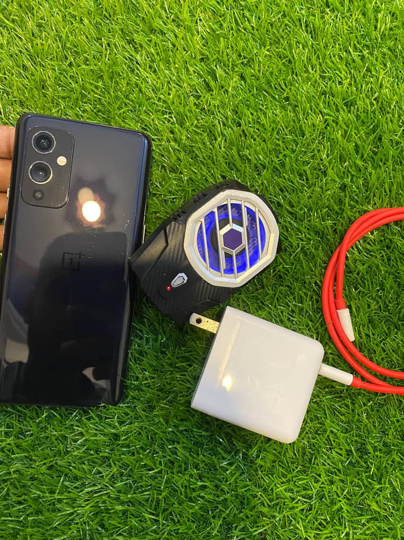 One Plus 9    8//128 8