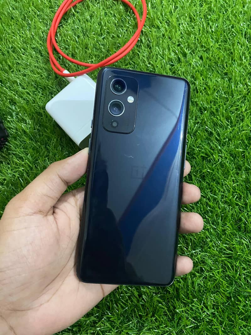 One Plus 9    8//128 11