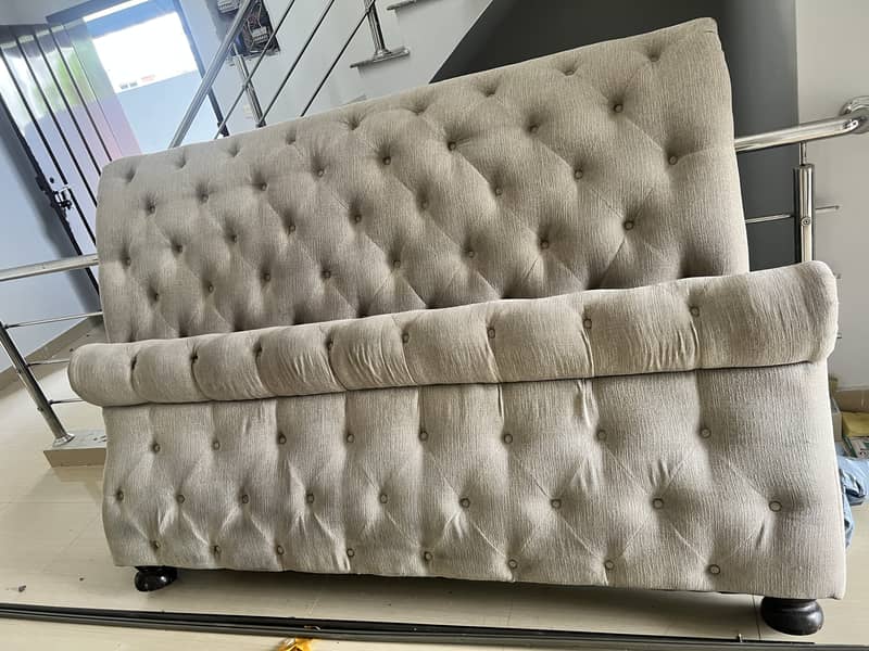 Chenone King Bed 1