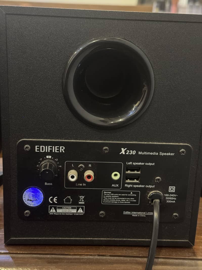 Edifier x230 1