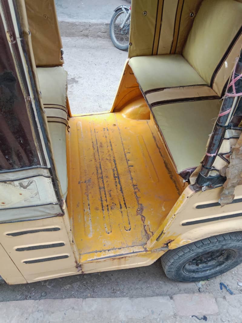 auto rickshaw 9