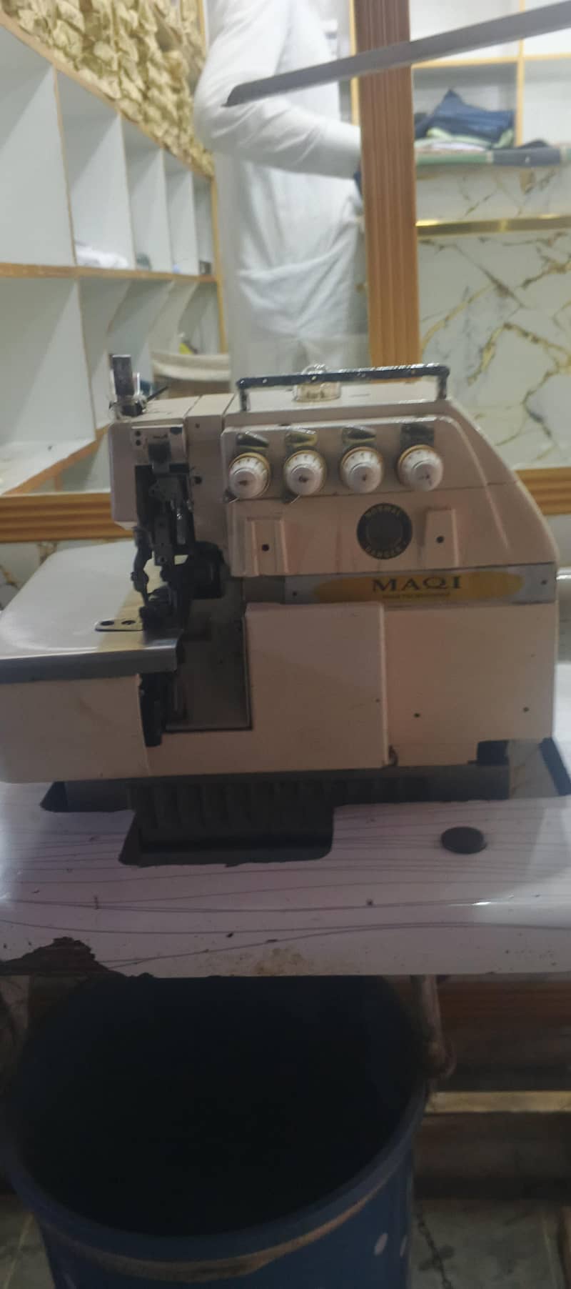 owerlak machine 4