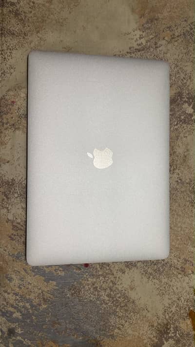 MACBOOK PRO  32 RAM  1 TB memory