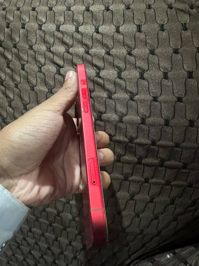 Apple iPhone 13 2