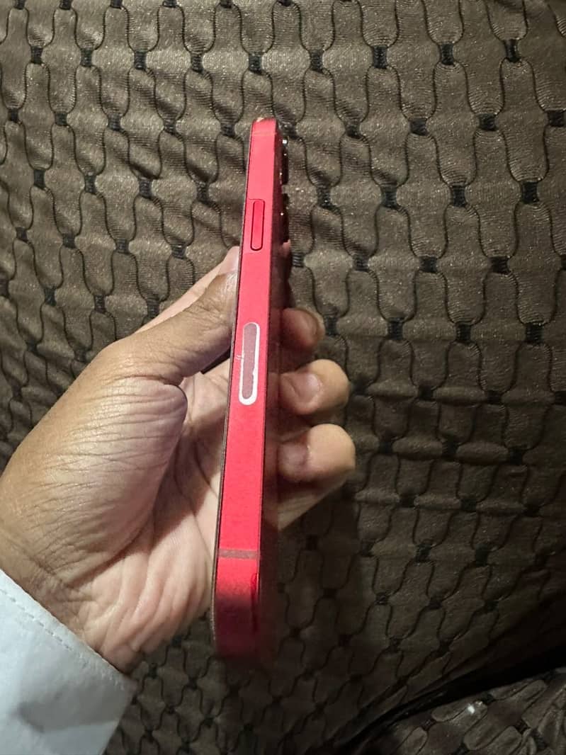 Apple iPhone 13 4