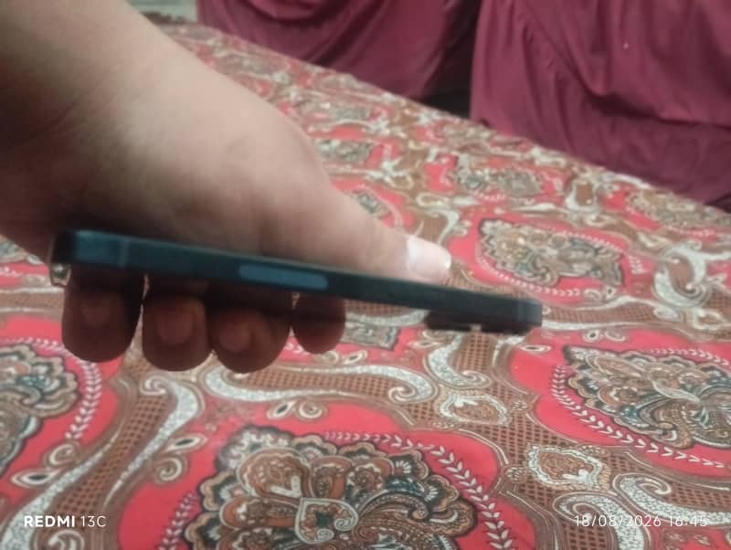 Apple iPhone 14 3