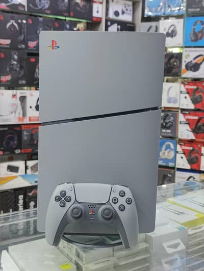 PS5 SLIM 30TH ANNIVERSARY