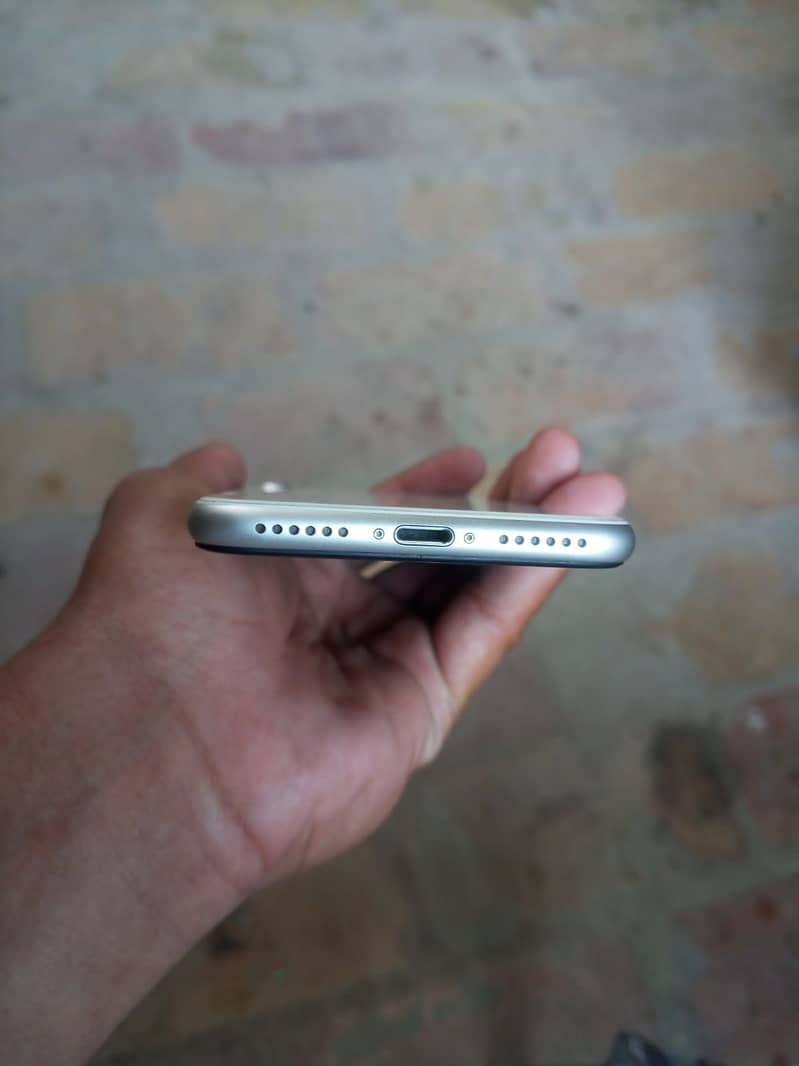 Apple iPhone SE 4