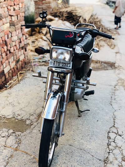 HONDA 125 BLACK COLOR