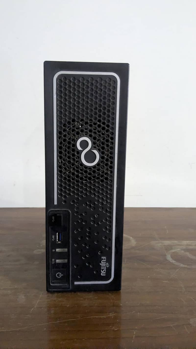Fujitsu mini PC 0