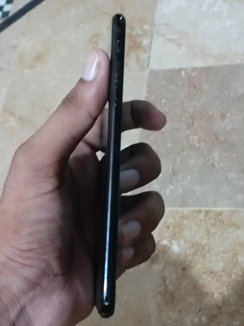 Apple iPhone 7 Plus 2