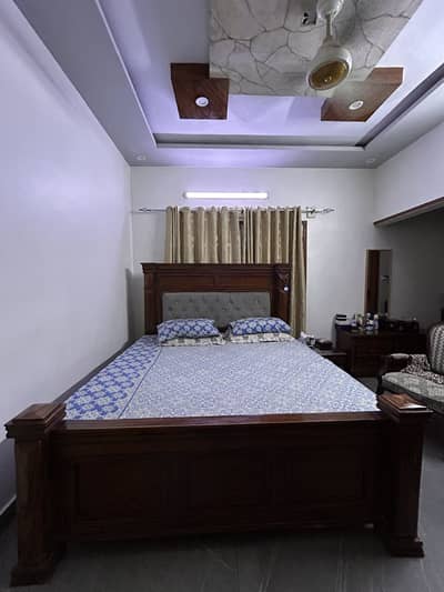Solid Wood King Size Bed – Stylish & Sturdy