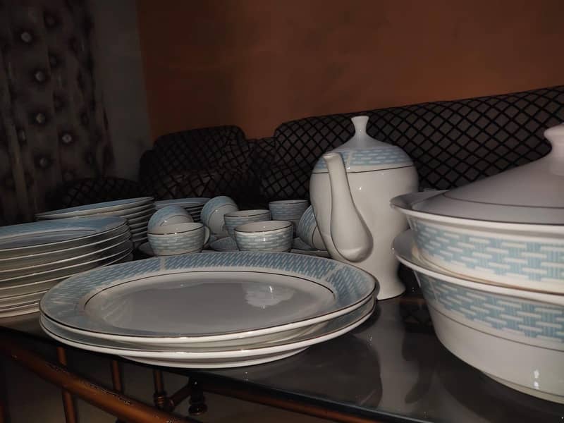 dinner set 3