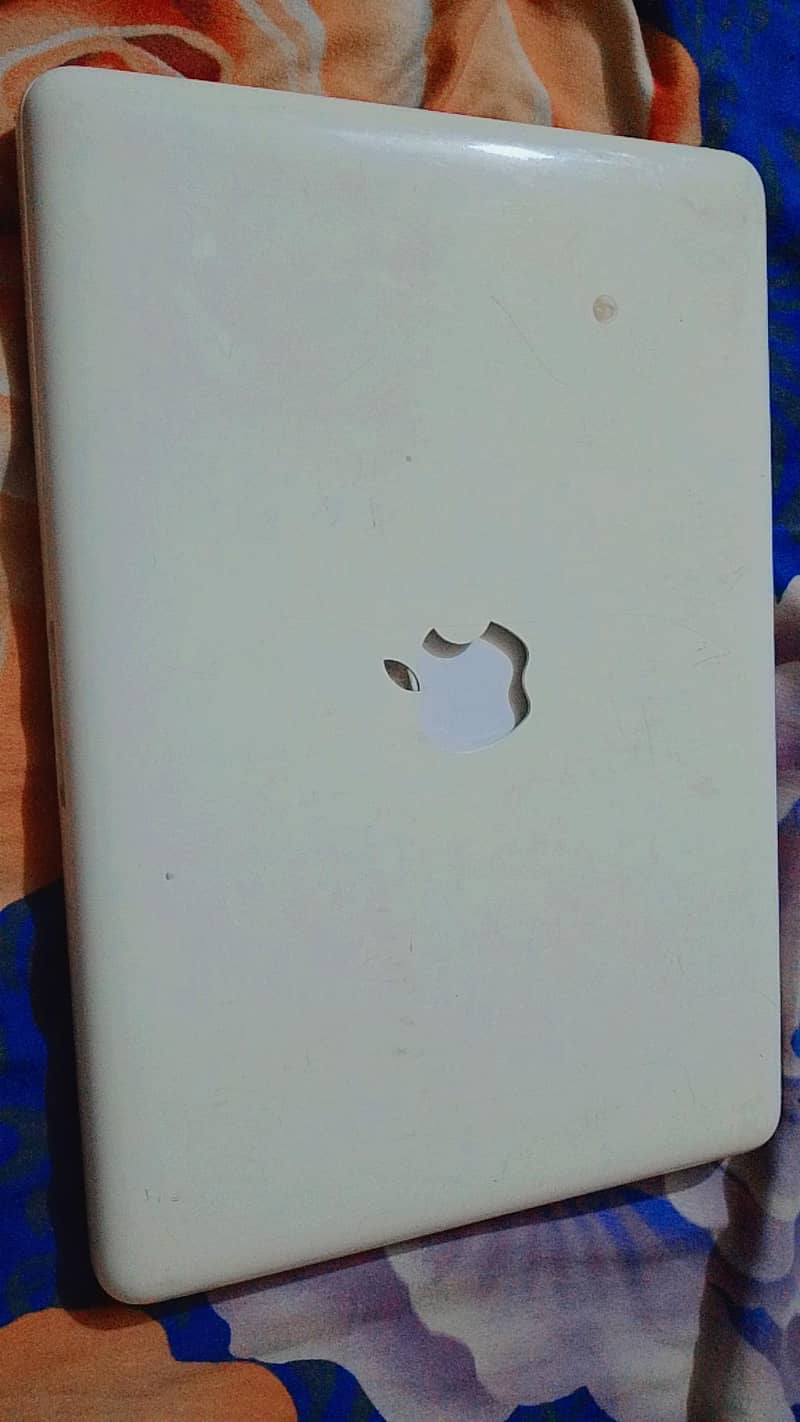 Apple MacBook 1