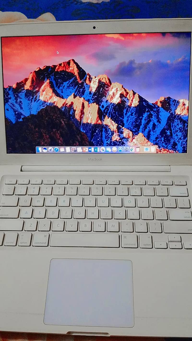 Apple MacBook 3