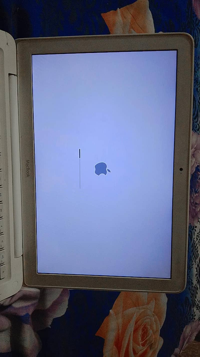 Apple MacBook 4
