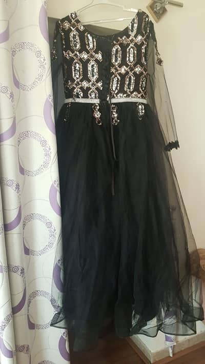 Black net embroidery frok
