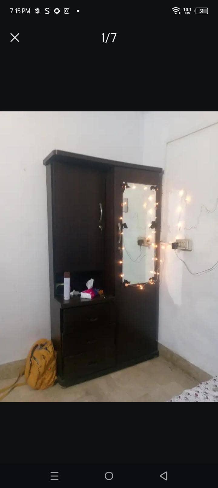 DRESSING TABLE 0