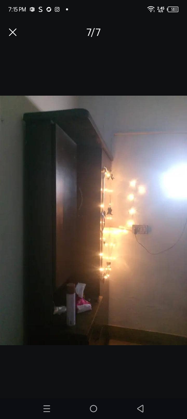 DRESSING TABLE 4