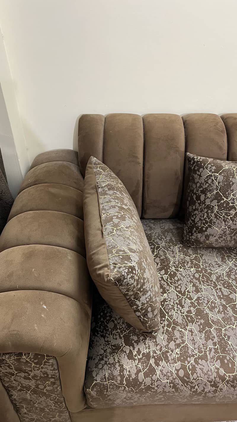 L-Shape Sofa Set + Center Table 4