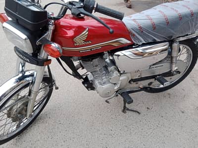 Honda 125 Hyderabad number 19 model
