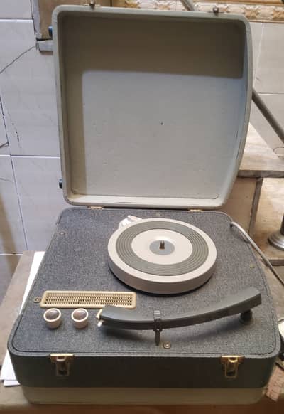 turntable/record player