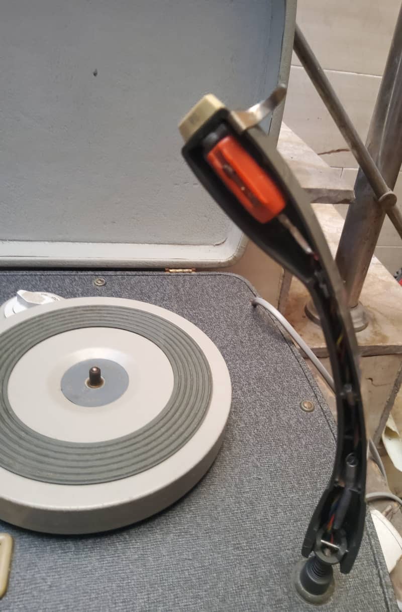 turntable/record player 1