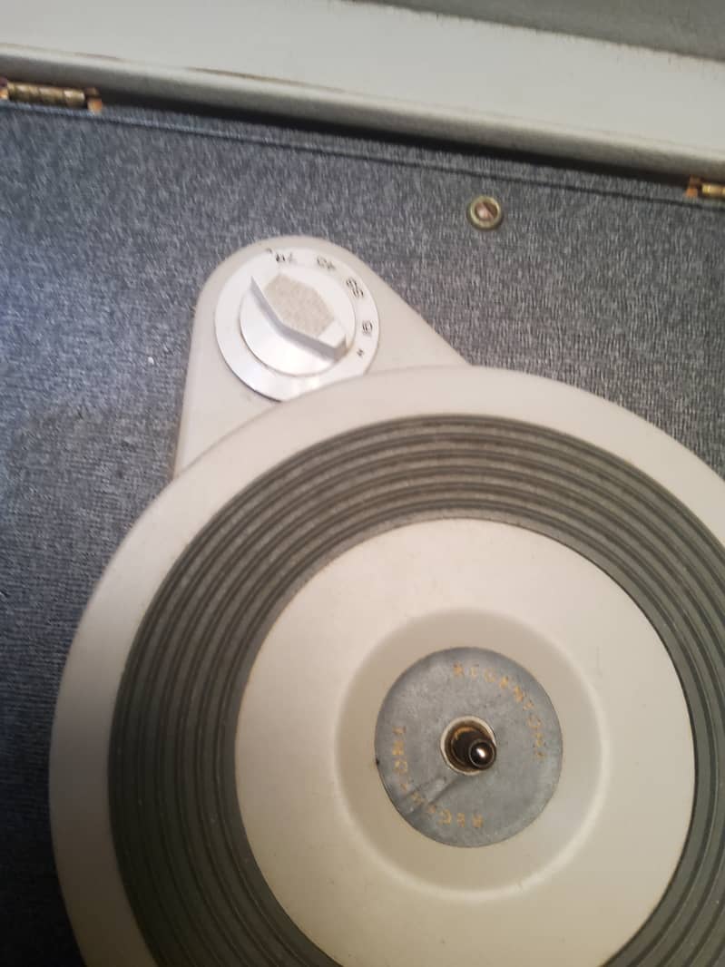 turntable/record player 2