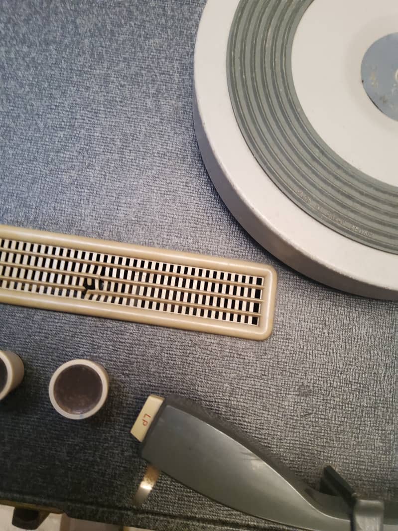 turntable/record player 3